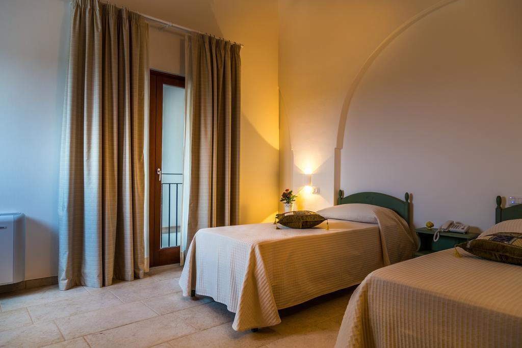 Masseria Martellotta Palagianello Room photo